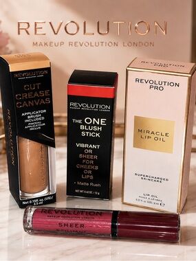 Makeup Revolution Lot - Cut Crease Canvas, Blush Stick, Miracle Lip Oil & Gloss